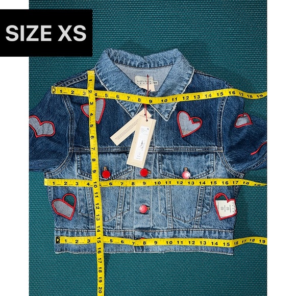 Alice + Olivia Jeff Heart Embroidered Cropped Denim Jacket - Picture 11 of 16